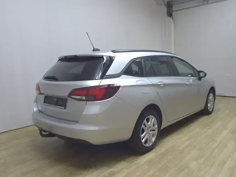 Używany Opel Astra Edition 122 KM (89 kW) 2021 Srebrny Kombi