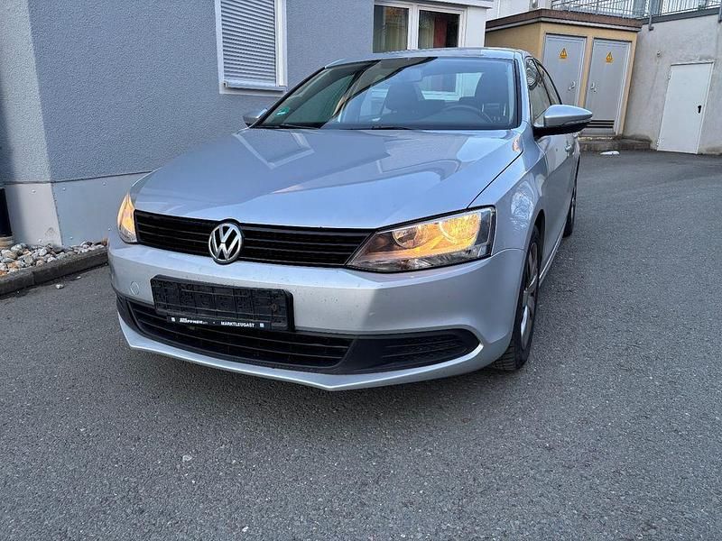 Gebraucht VW Jetta Comfortline 105 PS (77 kW) 2012 Silber Limousine