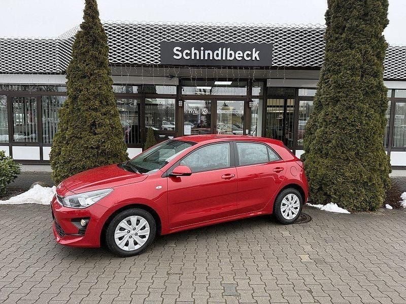 Gebraucht Kia Rio Spirit 101 PS (74 kW) 2023 Rot (metallic) Kleinwagen