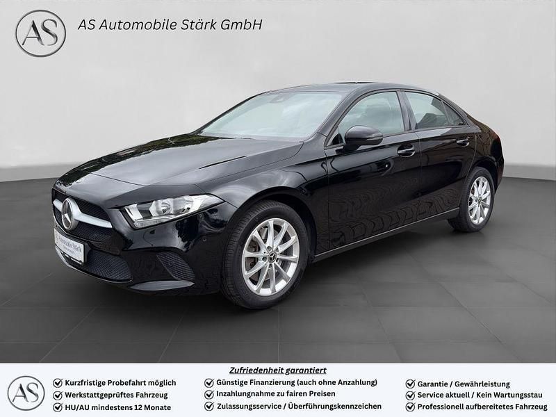 Nachtschwarz Gebraucht 2022 Mercedes A250 Limousine | 22.950 € (Superpreis) - Bild 1/4