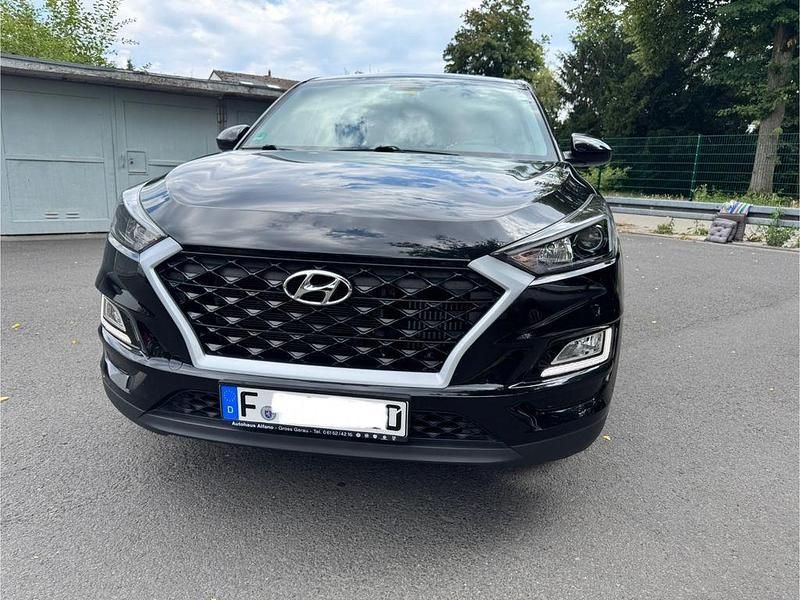 Schwarz Gebraucht 2018 Hyundai Tucson SUV | 17.950 € (Superpreis) - Bild 1/4