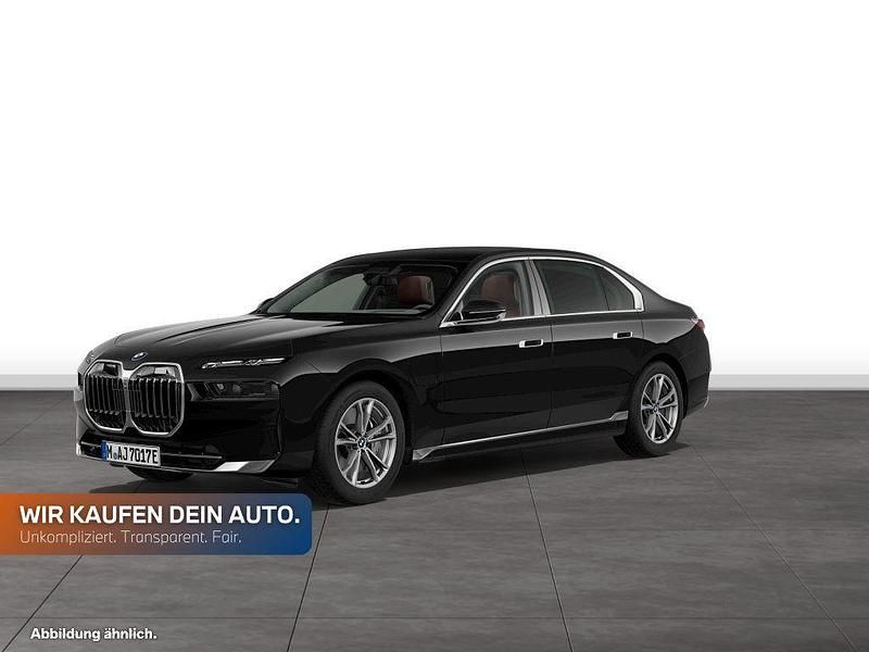 Gebraucht BMW 750e Executive 489 PS (359 kW) 2025 Black sapphire metallic Limousine