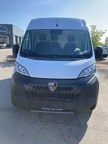 Gebraucht Peugeot Boxer 140 PS (102 kW) 2025 Weiss Van