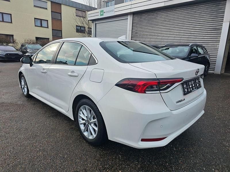 Gebraucht Toyota Corolla Comfort 125 PS (91 kW) 2023 Weiß Limousine