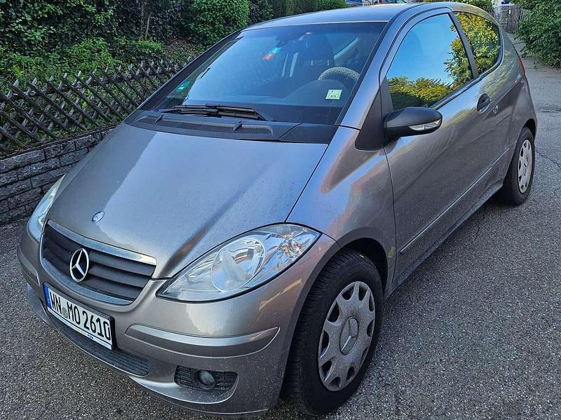 Grau Gebraucht 2005 Mercedes A150 Classic Limousine | 1.000 € (Superpreis) - Bild 1/4