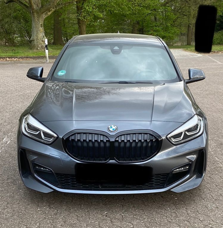 Grau Gebraucht 2020 BMW 118 M Sport Kleinwagen | 20.750 € (Etwas zu teuer) - Bild 1/4