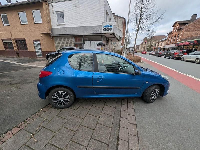 Gebraucht Peugeot 206 60 PS (44 kW) 2009 Blau Limousine