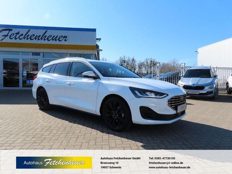 Gebraucht Ford Focus Titanium 120 PS (88 kW) 2023 Weiss Kombi