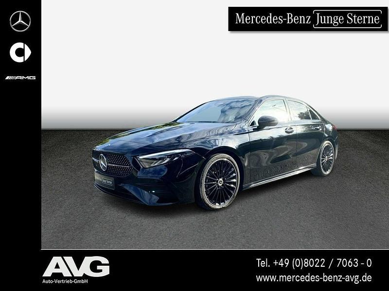 Lack kosmosschwarz Gebraucht 2024 Mercedes A220 AMG Limousine | 36.490 € (Fairer Preis) - Bild 1/4