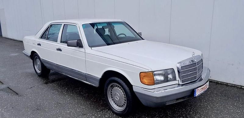 Gebraucht Mercedes 300 150 PS (110 kW) 1985 Weiß Limousine