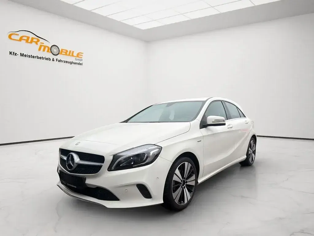 Second-hand Mercedes A200 136 CP (100 kW) 2017 Alb Berlinǎ