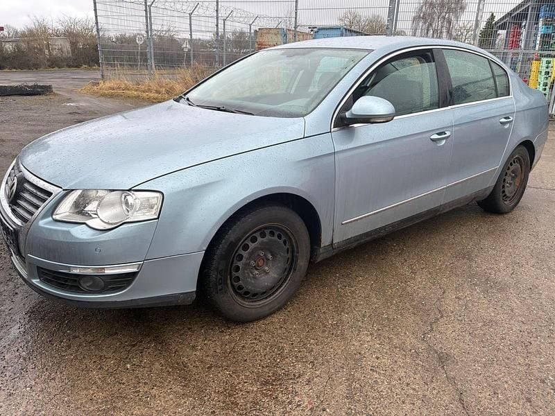 Gebraucht VW Passat 116 PS (85 kW) 2006 Blau Limousine