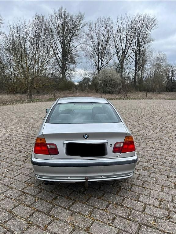Gebraucht BMW 320 170 PS (125 kW) 2001 Silber Limousine