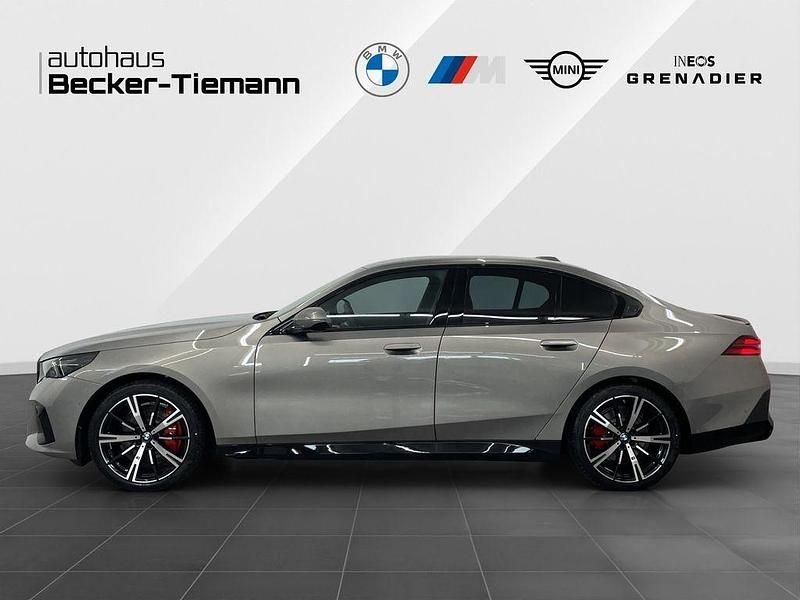 Neu BMW i5 Exclusive 250 kW (340 PS) 2026 Grau Limousine