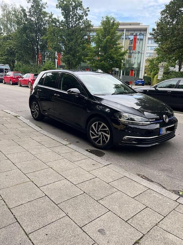 Gebraucht VW Golf VII Join 131 PS (96 kW) 2018 Limousine