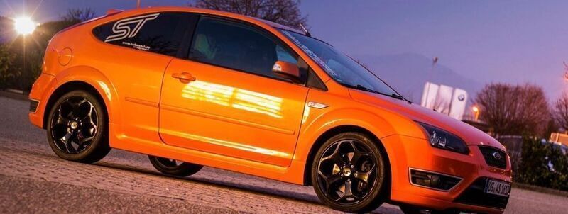 Orange Gebraucht 2007 Ford Focus ST Limousine | 6.900 € (Fairer Preis) - Bild 1/4