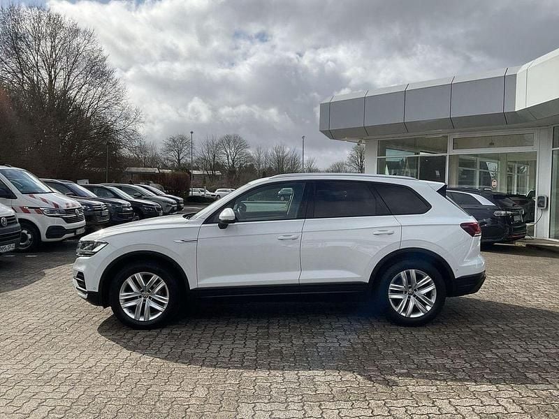 Gebraucht VW Touareg Basis 231 PS (169 kW) 2019 Pure white SUV