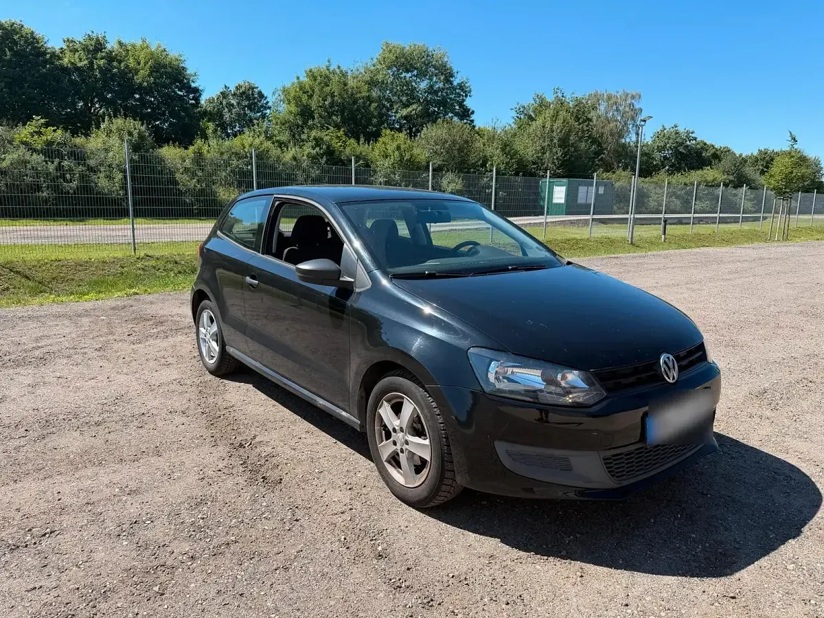 Gebraucht VW Polo 60 PS (44 kW) 2011 Schwarz Kleinwagen