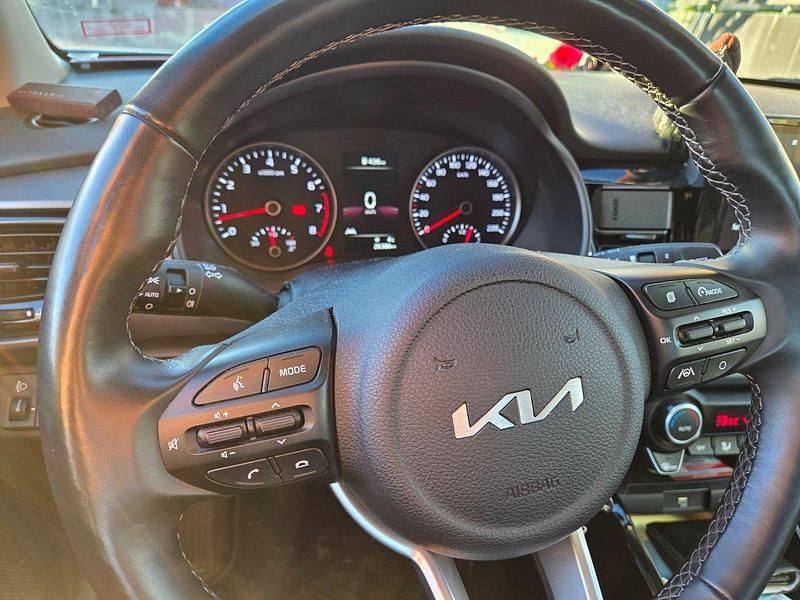 Gebraucht Kia Stonic Vision 84 PS (61 kW) 2021 Weiß SUV