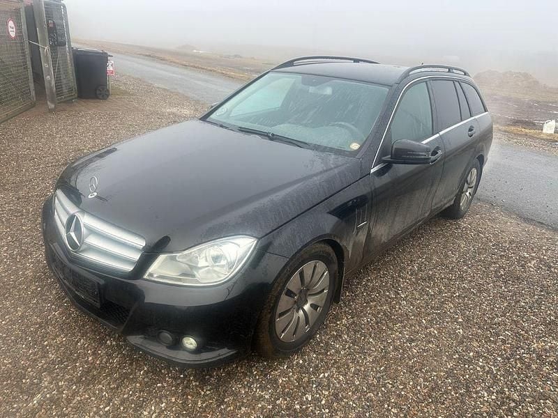 Gebraucht Mercedes C200 136 PS (100 kW) 2012 Schwarz Kombi