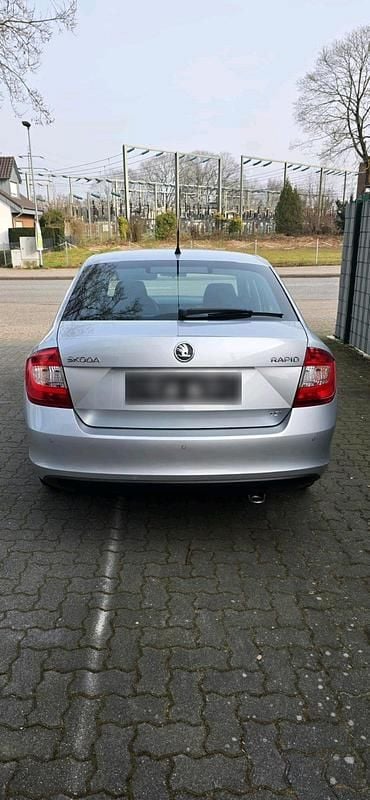 Gebraucht Skoda Rapid 90 PS (66 kW) 2012 Silber Kleinwagen
