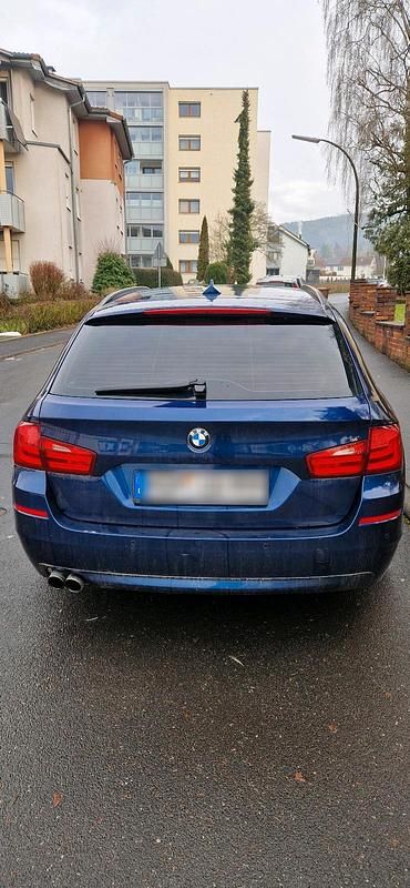Gebraucht BMW 525 218 PS (160 kW) 2012 Blau Kombi
