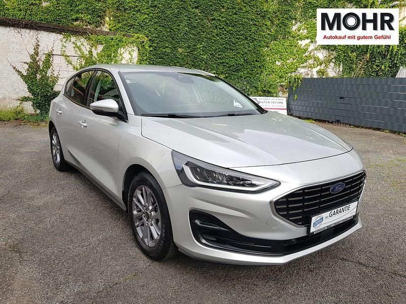 Gebraucht Ford Focus Titanium 125 PS (91 kW) 2023 Silber Limousine