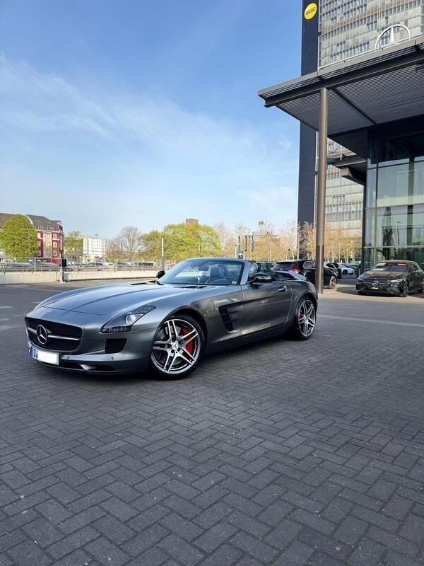Grau Gebraucht 2012 Mercedes SLS AMG AMG Cabrio | 187.900 € (Superpreis) - Bild 1/4