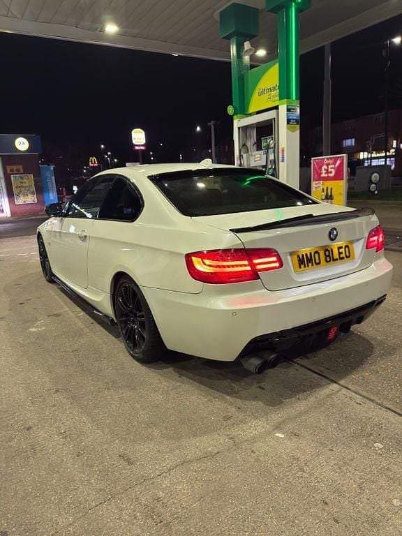 Weiß Gebraucht 2011 BMW 320 M Sport Coupé | 6.500 € (Superpreis) - Bild 1/4