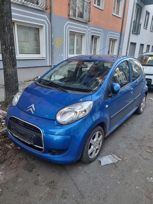 Blau Gebraucht 2010 Citroën C1 Kleinwagen | 1.800 € (Guter Preis) - Bild 1/4