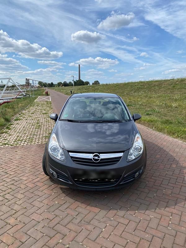 Grau Gebraucht 2010 Opel Corsa Kleinwagen | 2.000 € (Guter Preis) - Bild 1/4