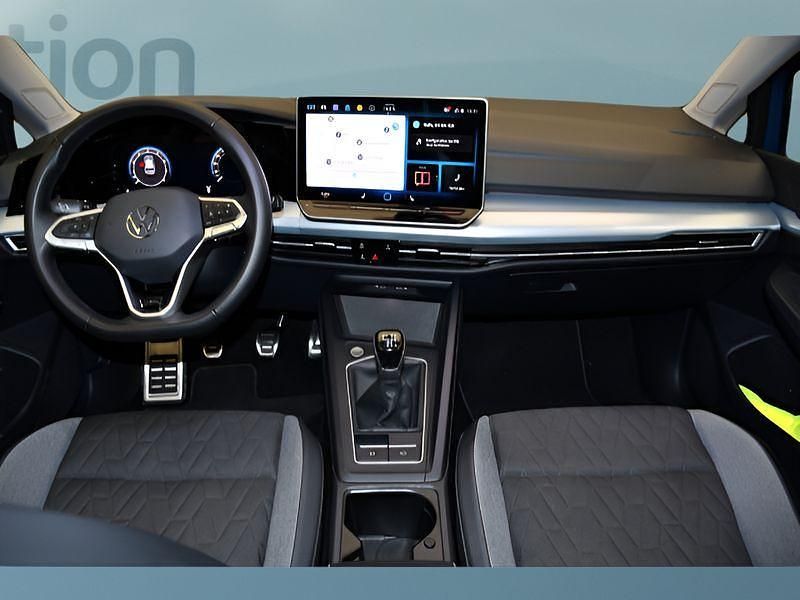 Gebraucht VW Golf VIII 116 PS (85 kW) 2025 Blau Kleinwagen