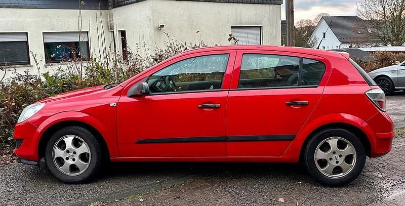 Gebraucht Opel Astra 66 PS (48 kW) 2009 Rot Kleinwagen
