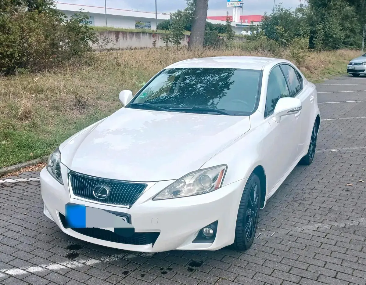 Gebraucht Lexus IS220d 150 PS (110 kW) 2011 Weiß Limousine