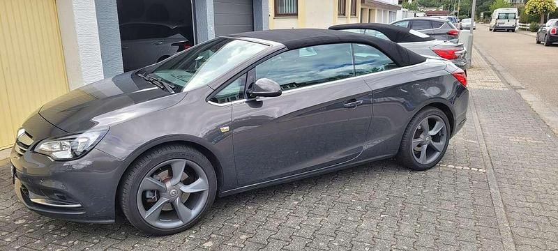 Grau Gebraucht 2015 Opel Cascada Edition Cabrio | 5.700 € (Etwas zu teuer) - Bild 1/4