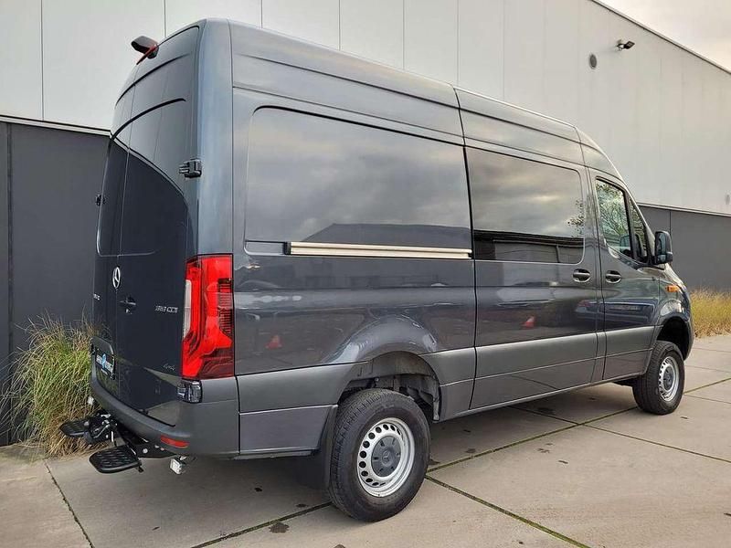 Gebraucht Mercedes Sprinter 190 PS (139 kW) 2023 Grau Van