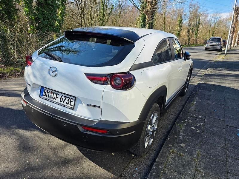 Gebraucht Mazda MX30 Exclusive-Line 106 kW (145 PS) 2023 Weiß SUV