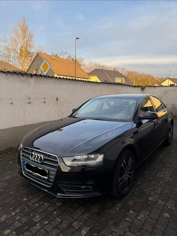 Gebraucht Audi A4 120 PS (88 kW) 2012 Schwarz Limousine