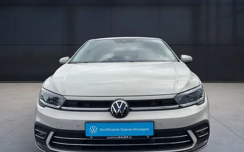 Gebraucht VW Polo Style 95 PS (69 kW) 2023 Grau Kleinwagen