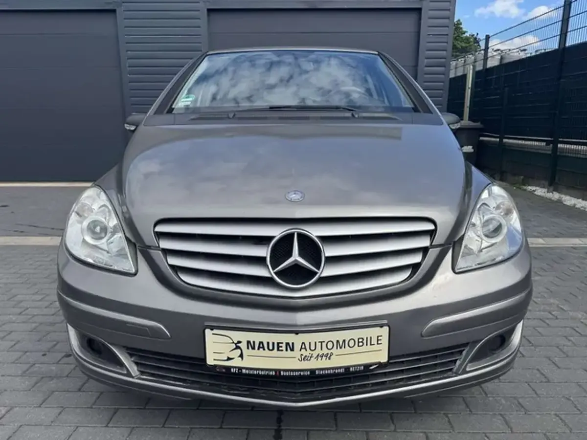 Gebraucht Mercedes B170 116 PS (85 kW) 2005 Silber/grau Van / Kleinbus