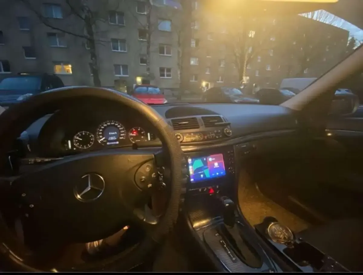 Gebraucht Mercedes E220 Elegance 150 PS (110 kW) 2002 Silber Limousine