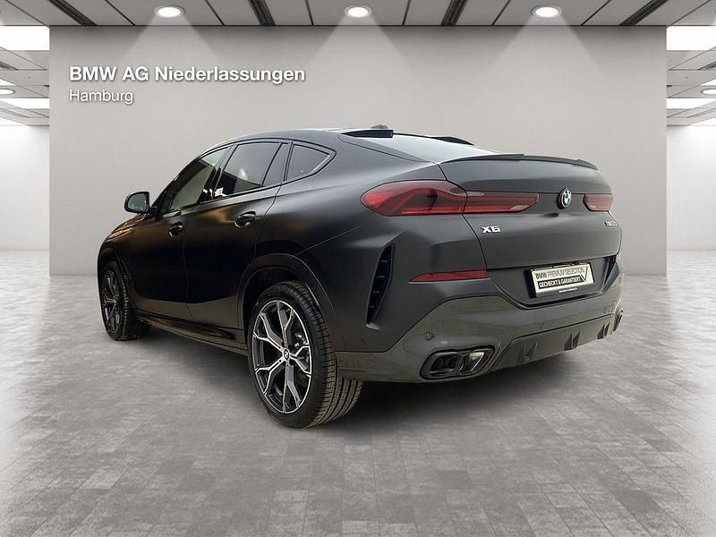 Gebraucht BMW X6 M Sport 530 PS (389 kW) 2023 Gold SUV