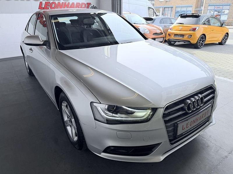 Gebraucht Audi A4 Ambiente 170 PS (125 kW) 2012 Eissilber (metallic) Limousine