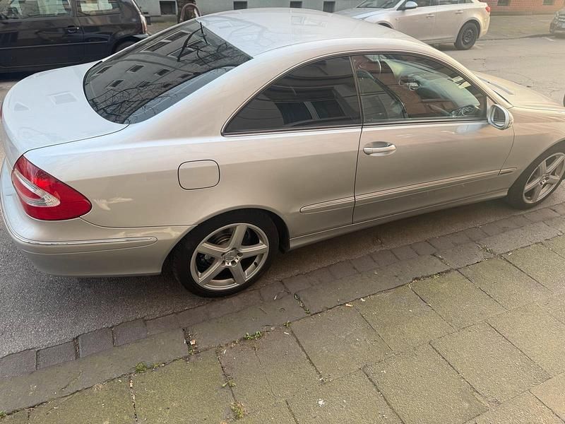 Gebraucht Mercedes CLK200 167 PS (122 kW) 2004 Silber Coupé