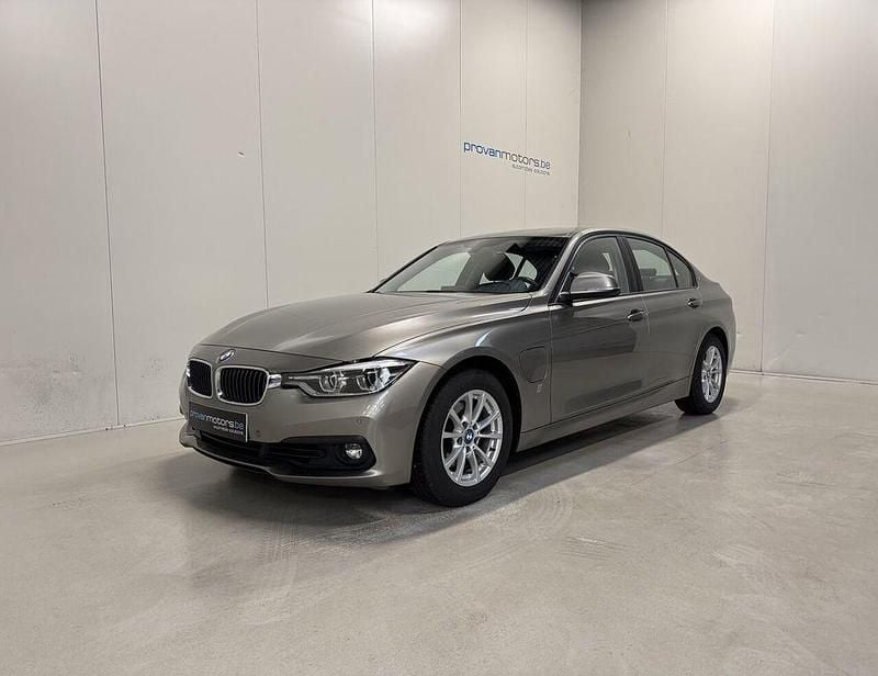 Gebraucht BMW 330e iPerformance 184 PS (135 kW) 2017 Grau Limousine