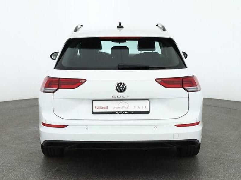 Gebraucht VW Golf VIII Life 116 PS (85 kW) 2023 Weiß Kombi