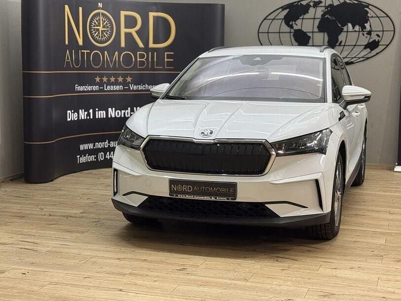 Moonweiss metallic (metallic) Gebraucht 2021 Skoda Enyaq iV SUV | 21.489 € (Superpreis) - Bild 1/3