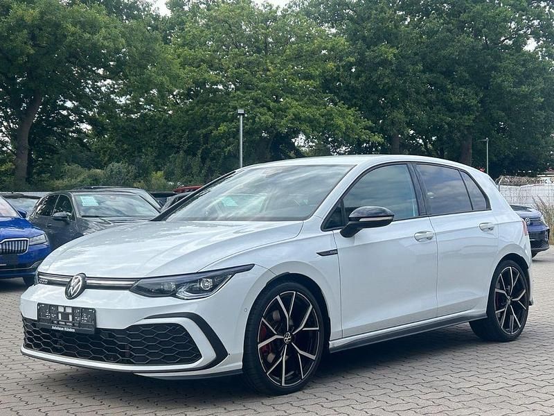 Weiß Gebraucht 2023 VW Golf VIII GTD Limousine | 29.980 € (Fairer Preis) - Bild 1/4