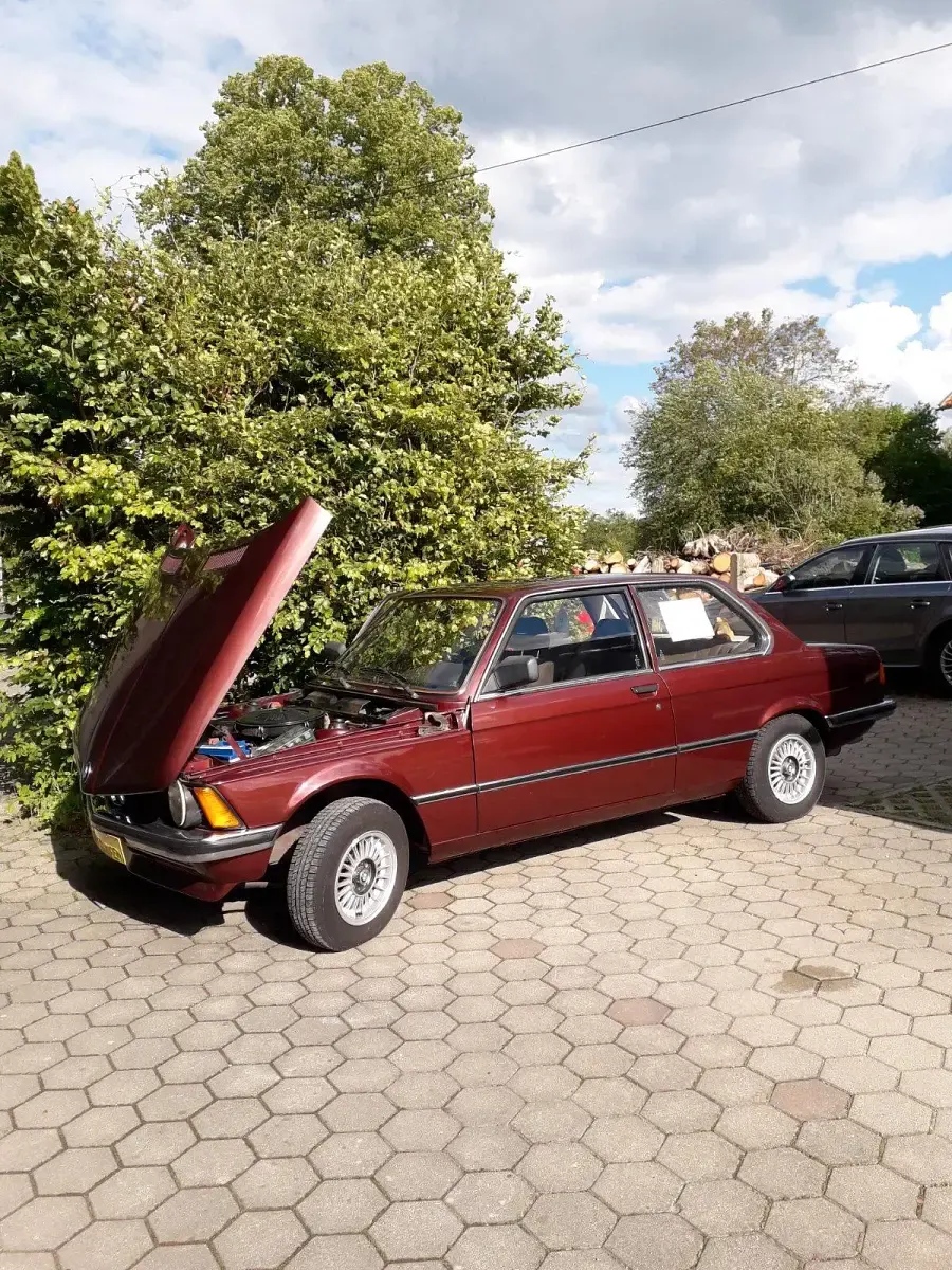Gebraucht BMW 315 Sport Line 75 PS (55 kW) 1983 Rot Kleinwagen