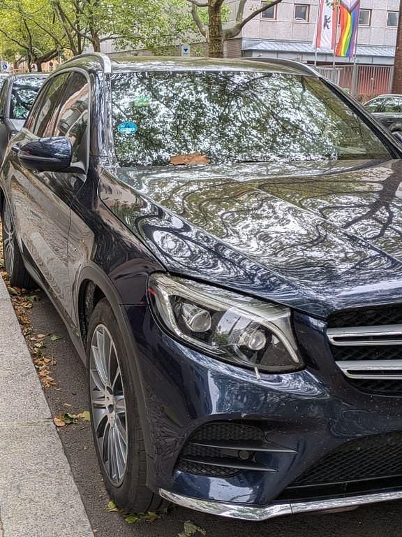 Blau Gebraucht 2015 Mercedes GLC250 Edition 1 SUV | 20.700 € (Superpreis) - Bild 1/4